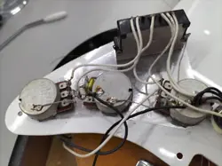 FENDER JAPAN STD-57 ELECTRIC GUITAR