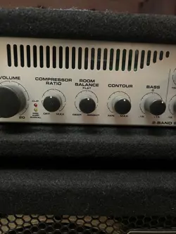 AMPLIFIER BASS GUITAR