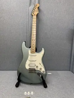 FENDER STRATOCASTER STANDARD 2004 SONIC BLUE WITH CASE