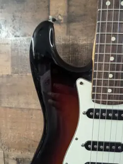STANDARD STRATOCASTER HSS