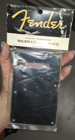 VINTAGE FENDER STRATOCASTER STRAT BACKPLATE TREMOLO COVER 3 PLY BLACK   SCREWS