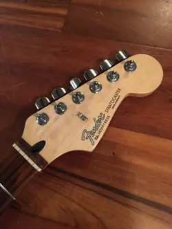 2000 FENDER STRATOCASTER STANDARD STRAT ROSEWOOD MAPLE NECK 9.5