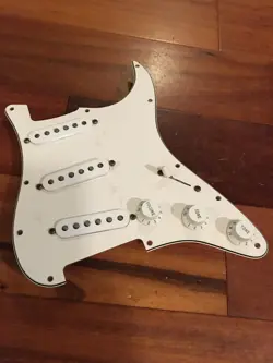 PICKUPS ASSEMBLY WHITE