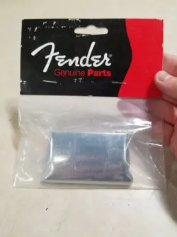 GENUINE FENDER VINTAGE STRAT/STRATOCASTER GUITAR ASHTRAY BRIDGE COVER - CHROME
