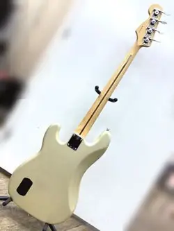 FENDER DELUXE ACTIVE P BASS SPECIAL