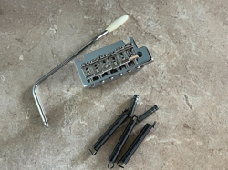 GUITAR TREMOLO POINT