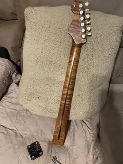 LOCKING TUNERS TRIPLE