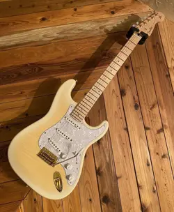 FENDER JAPAN EXCLUSIVE RICHIE KOTZEN STRATOCASTER SEE THROUGH WHITE BURST 2022