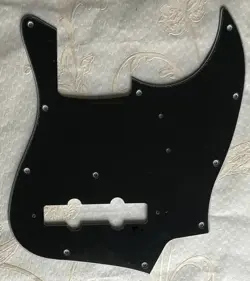 PICK FOR FENDER JAPAN JAZZ BASS STYLE GUITAR PICKGUARD,3 PLY BLACK