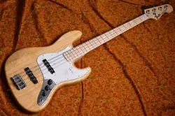 FENDER MADE IN JAPAN HERITAGE 70S JAZZ BASS   NATURAL