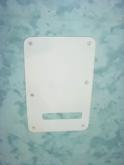 VINTAGE BACK PLATE TREMOLO COVER / WHITE / FENDER STRAT