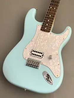 FENDER LIMITED EDITION TOM DELONGE STRATOCASTER MX230270403.23KG