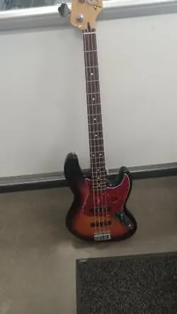 FENDER JAZZ BASS-MEXICO (P22008558)