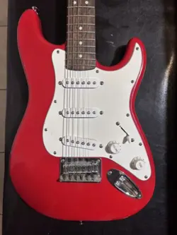 RED FENDER SQUIER MINI STRATOCASTER ELECTRIC GUITAR
