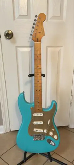 FENDER SQUIER 40TH ANNIVERSARY STRATOCASTER MINT