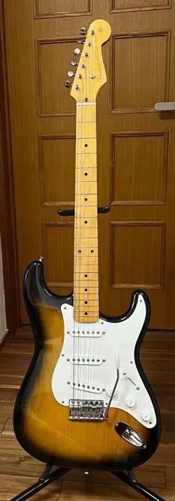 FENDER JAPAN MODEL ST54-80AM STRATOCASTER ELECTRIC GUITAR COLOR NATURAL USED