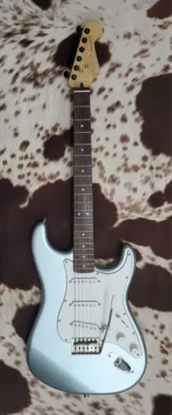 FENDER STRATOCASTER SQUIER GUITAR ICE BLUE METALLIC