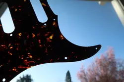 63 -71 FENDER STRATOCASTER STRAT PICKGUARD TORTOISE CELLULOID USA / SHIELD