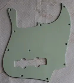 PICK FOR FENDER GEDDY LEE JAZZ BASS GUITAR PICKGUARD,3 PLY VINTAGE GREEN