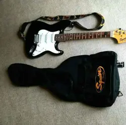BY FENDER STRAT/