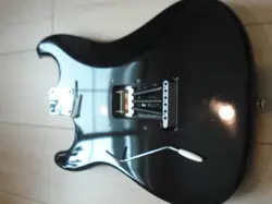 2004 BLACK FENDER USA STRATOCASTER BODY   HARDWARE EXCELLENT CONDITION