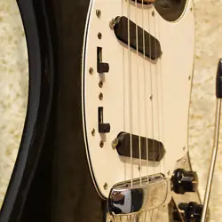 FENDER USA1977 MUSTANG