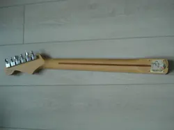 2004 USA FENDER STRATOCASTER ROSEWOOD NECK EXCELLENT CONDITION