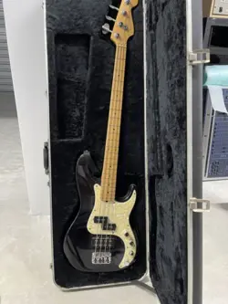 50TH ANNIVERSARY FENDER PRECISION BASS