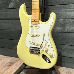 FENDER PLAYER II STRATOCASTER ELECTRIC GUITAR - HIALEAH YELLOW