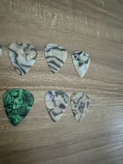 PICKS SET OF