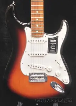 FENDER PLAYER STRATOCASTER -3 COLOR SUNBURST PAU FERRO- MX23106382 3.67KG