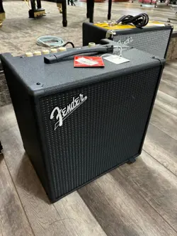 NEW FENDER RUMBLE STUDIO 40 (488)