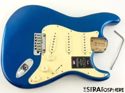 FENDER AMERICAN ULTRA STRATOCASTER STRAT, LOADED BODY ALDER USA, COBRA BLUE