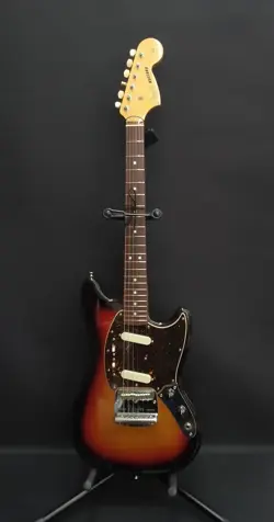 FENDER MUSTANG 2017 ELECTRIC GUITAR MADE IN JAPAN