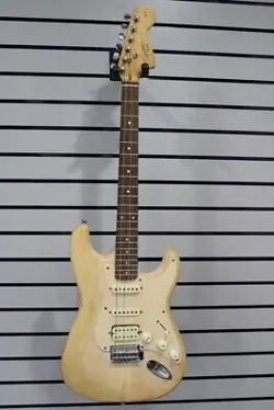 FENDER SQUIER STRATOCASTER (LP9019640)