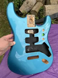 GREEN STRATOCASTER BODY