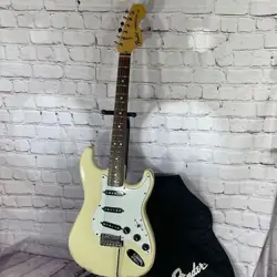 ST72 STRATOCASTER FENDER
