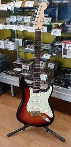 FENDER USA AMERICAN DELUXE STRATOCASTER USED 3 ELECTRIC GUITAR