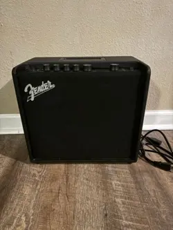 FENDER MUSTANG LT25 GUITAR AMP, 25-WATT COMBO AMP