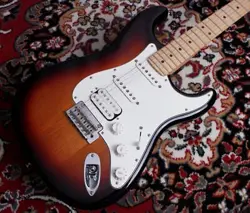 FENDER PLAYER STRATOCASTER HSS 3-COLOR SUNBURST ELECTRIC GUITAR EXCELLENT