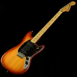 FENDER PLAYER MUSTANG SIENNA SUNBURST  ELECTRIC GUITAR EXCELLENT CONDITION