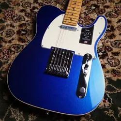 FENDER AMERICAN ULTRA TELECASTER MAPLE FINGERBOARD COBRA BLUE