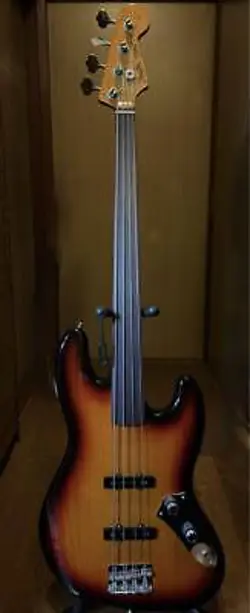 FENDER CUSTOM SHOP FRETLESS JAZZ BASS