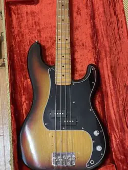 FENDER 1977 PRECISION BASS VINTAGE