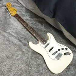 SIGNATURE STRATOCASTER WHITE