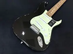 FENDER DELUXE EDITION PLAYER STRATOCASTER ROASTED MAPLE PAU FERRO / BLACK #GG2H2