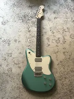 SQUIER BY FENDER PARANORMAL TORONADO
