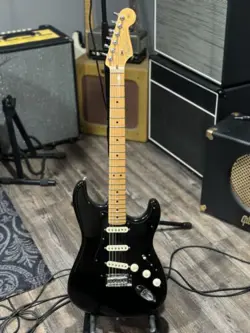 2014 FENDER STANDARD AMERICAN STRATOCASTER BLACK