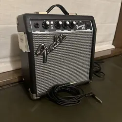 FENDER FRONTMAN 10G 10-WATT GUITAR AMPLIFIER - BLACK - LIGHTLY USED