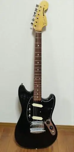 FINAL FENDER JAPAN MUSTANG GUITAR ELECTRIC